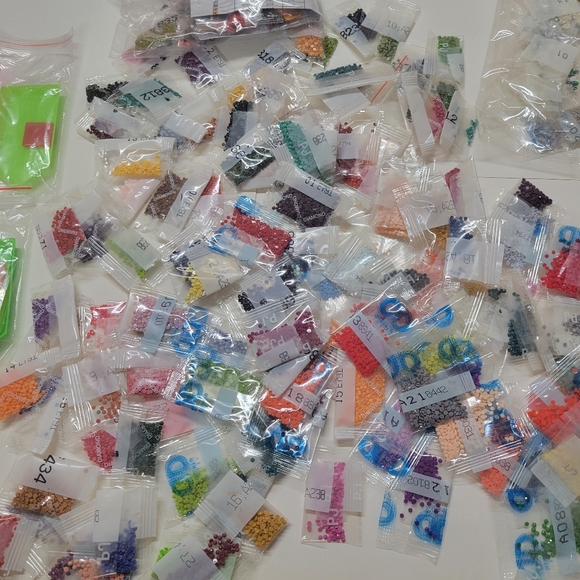 Assortment of Diamond Art Painting Beads/Gems - Picture 4 of 4